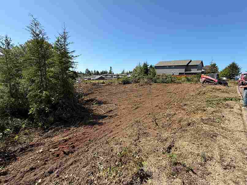 Coos Bay Home Site Prep - Site Prep project in Coos Bay, Oregon (photo 6)