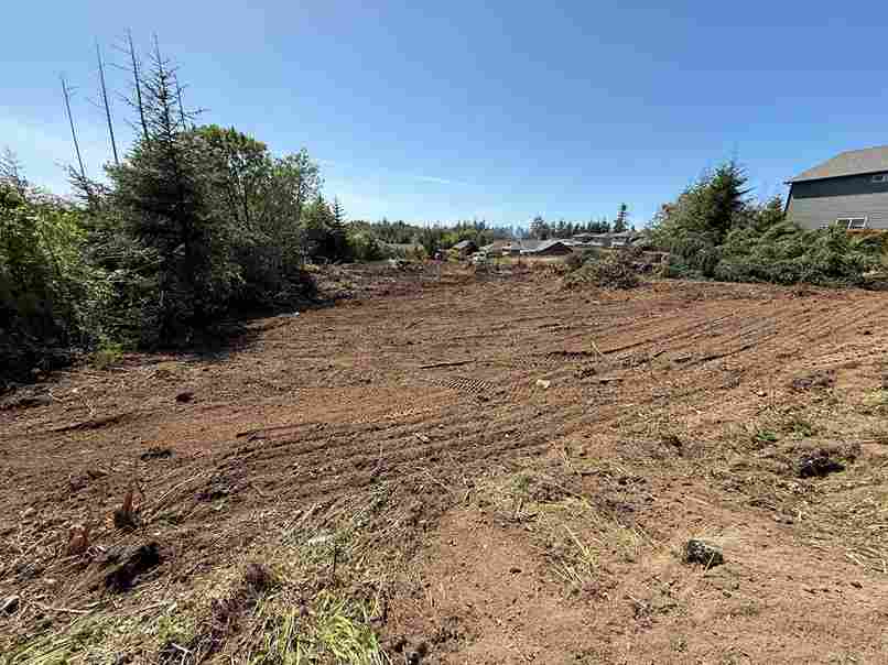 Coos Bay Home Site Prep - Site Prep project in Coos Bay, Oregon (photo 7)